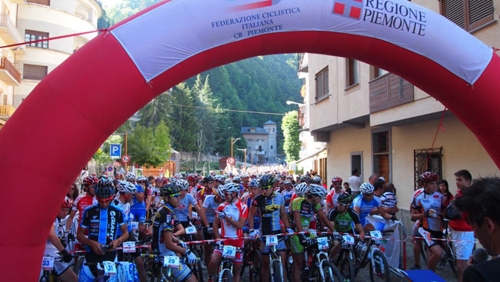 Linea di partenza alla gara di MTB - Mountainbike - Coppa Piemonte